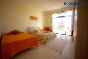 Secco's Seaview Accommodation - Image 4