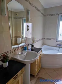 Várnegyed Apartman - Image 2