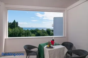Luxury Rooms Near the Beach1 - Image 3