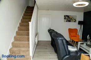 Dynasty Lodge Manchester - Alison Kelly close - Image 3