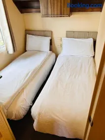 Edinburgh Lux Lodge Seton Sands - Image 3