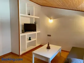 Apartamentos Pico Almanzor - Image 1