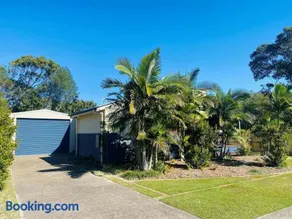 Sandys On Cypress - Rainbow Beach, pets welcome - Image 4