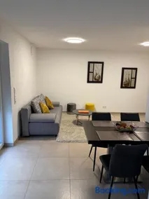 Wunderschöne Wohnung in ruhige Stadtviertel - Image 1