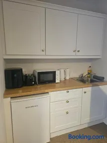 Mini studio apartment - Image 4