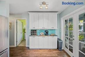 Silverseas Cottage, Pool, 2 Carts, Steps to Beach - Image 3