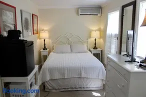 West Tisbury Inn - Image 3