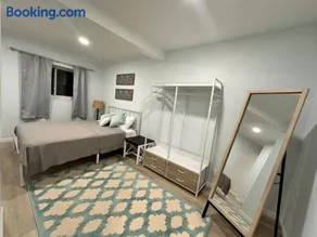 Great Lakes Resort - Master Suite - Suite 11 - Image 2