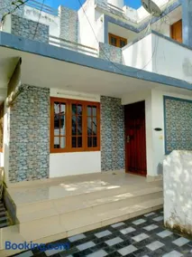 Peaceful Vacation Home Near the City - Image 2
