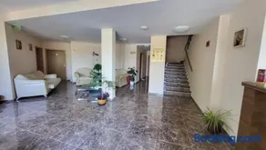 Seasons 3 Apartment - Image 2