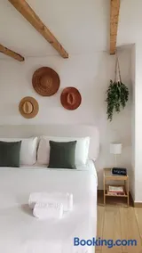 Village Hideaway with Lake views - Image 3