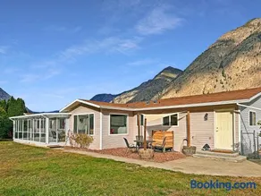 Blush Bliss Herrera Vineyard Estate Home - Image 2