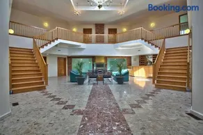 Grand Villa Estate - Image 1