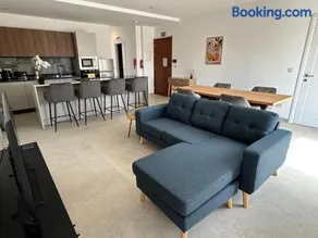 Rural Retreat - Bright Apartment With Large Terrace - Image 1