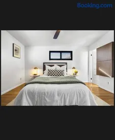 7 bedroom 8 beds family house - Image 4