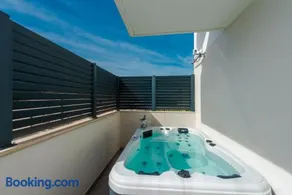 New Deluxe jacuzzi apartment Ana - Image 2