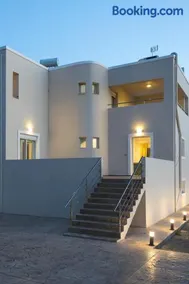 Starlight Luxury Villa Retreat - Image 3