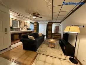 Newly Renovated 1-bed 1-bath with Parking - Image 4