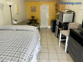 Full bed studio near Temple and Center city Philadelphia - Image 3