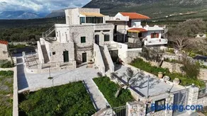 Mani Tsopakas Residences Artsi maisonette - Image 1