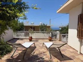 Maison authentique avec grande terrasse - Image 1