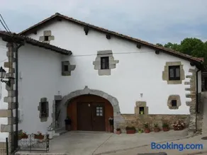 Charming house in Baráibar with mountain view - Image 2
