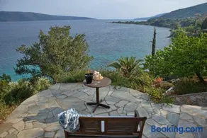 Alonissos Luxury Villa with Jacuzzi and Beach - Image 1