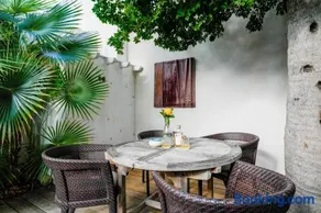Romantic Bungalow near Beach with Shared Pool - Image 2