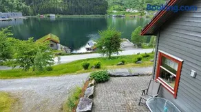 Fully equipped cabin by the fjord - Image 2