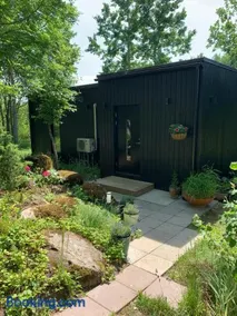 Small cozy 3-room house with terrace & large garden - Image 2