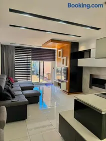 Exclusive Penthouse Jacuzzi Rooftop San Julian - Image 2