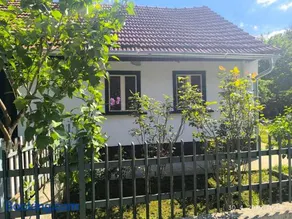 Old house by the stream - Image 3