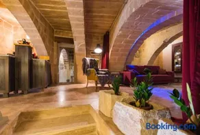 Heritage Apartment - Image 1