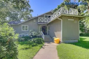 8 Mayfair Entire 10BR Cottage Beach, Kayaks - Image 2