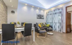 Two-Bedroom Apartment In Cervar Porat - Image 3