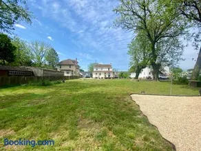 Lakefront on Main - Image 3