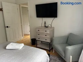 Clearbrooke Gem- Bright Private Bedroom close to YYZ - Image 3