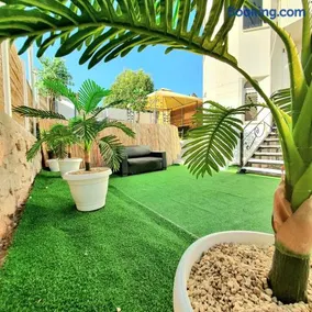 Barak Royal suites 20 Garden jacuzzi - ג'קוזי בחצר - Image 1