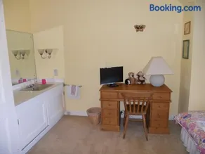 Mayertorne Cottage - Image 3