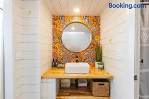 Zion Designer Tiny Home Private Deck & BBQ - Image 2