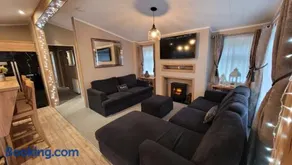 LUXURY PEACEFUL LODGE on edge of New Forest and 800m from sea ENTERTAINMENT and LEISURE PASSES INCLUDED - Image 3