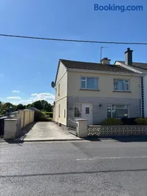 Erin House - Seconds walk from Oughterard village - Image 3