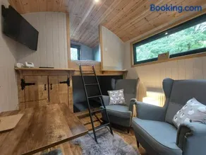 Jack's Shepherd Hut - Image 3