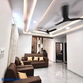 Luxury 2BHK Penthouse Manikonda 2 ACs Brand New - Image 1