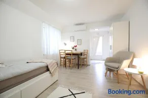 Apartment Mir - Image 4