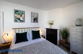 Cosy Cottage for Couples, Parking, 3 Min 2 Beach - Image 3