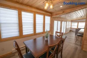 Modern Lake Retreat, Sleeps 8, 5 min to Colgate - Image 3