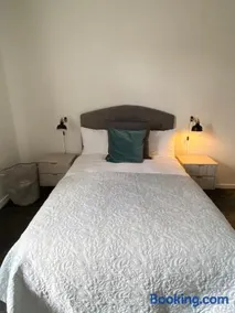 Slick Space for a Wigan Stay - 5 Minutes from M6 and M58 Motorways - Image 5