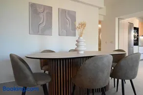 Unick Avra Luxury Living - Image 2