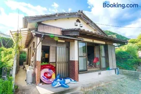 四国旅に最適 川まで徒歩10秒の昭和レトロな一軒家 - Image 1